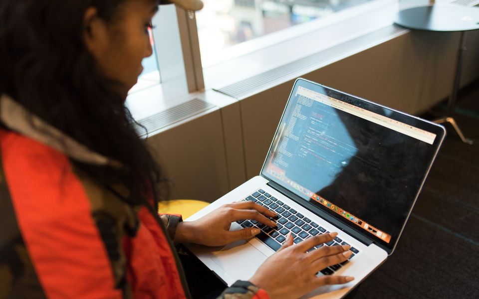 Platform Engineer (Infrastructure/Kubernetes & AWS) – HENNGE Platform Team